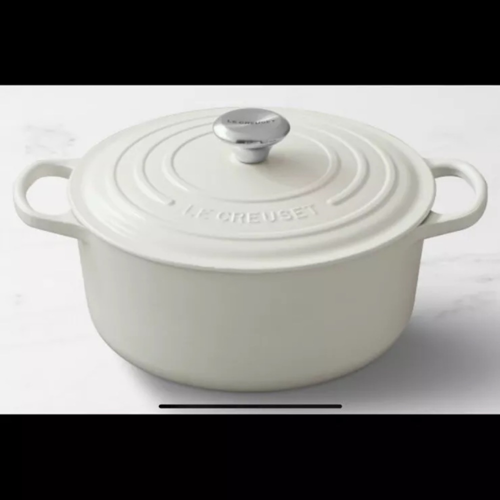 Le Creuset NEW White 5.5 Qt Enameled Cast Iron Dutch Oven - Picture 8 of 11